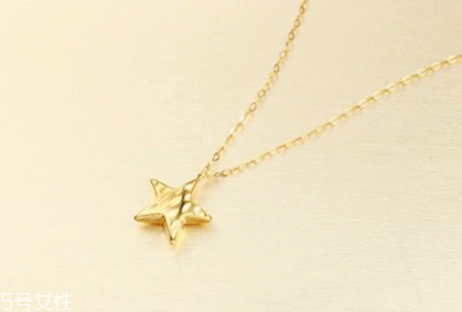 18k金項(xiàng)鏈多少錢(qián)一條 你買(mǎi)貴了嗎 18k金項(xiàng)鏈多少錢(qián)一條 你買(mǎi)貴了嗎