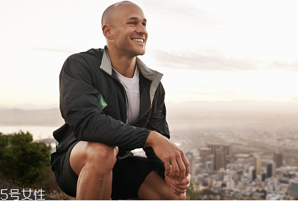 深蹲一天做多少壯陽 最值得推薦的壯陽小動作 深蹲一天做多少壯陽 最值得推薦的壯陽小動作