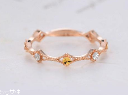 彩金戒指多少錢一個 選擇合理價位 彩金戒指多少錢一個 選擇合理價位