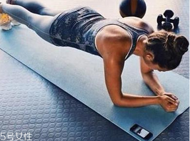 平板支撐一次多長(zhǎng)時(shí)間 打造完美的線條 平板支撐一次多長(zhǎng)時(shí)間 打造完美的線條