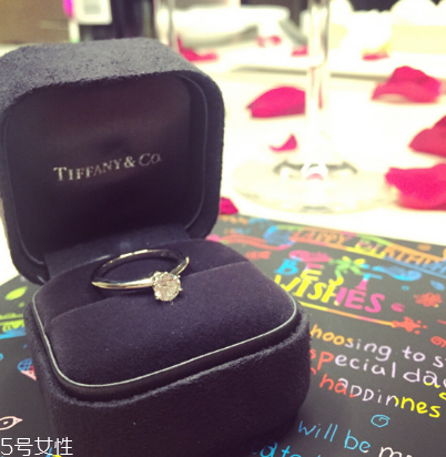 求婚戒指和結(jié)婚戒指是同一個嗎 有區(qū)別的 求婚戒指和結(jié)婚戒指是同一個嗎 有區(qū)別的