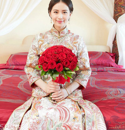 秀禾服搭配什么鞋子 最好也是中式風 秀禾服搭配什么鞋子 最好也是中式風