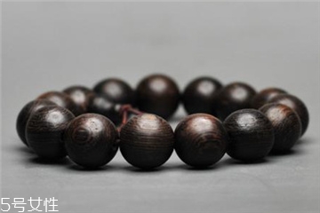 雞翅木手串一般多少錢 價格不算太貴 雞翅木手串一般多少錢 價格不算太貴