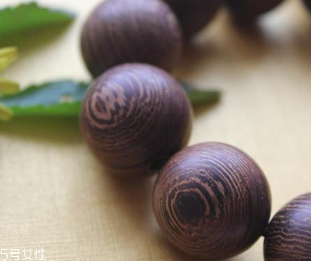 雞翅木手串有什么功效 對身體好處多 雞翅木手串有什么功效 對身體好處多