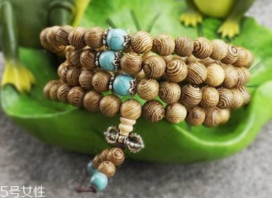 雞翅木手串有什么功效 對身體好處多 雞翅木手串有什么功效 對身體好處多