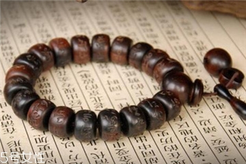 桃木手串怎么盤 這樣做絕對(duì)不會(huì)錯(cuò) 桃木手串怎么盤 這樣做絕對(duì)不會(huì)錯(cuò)