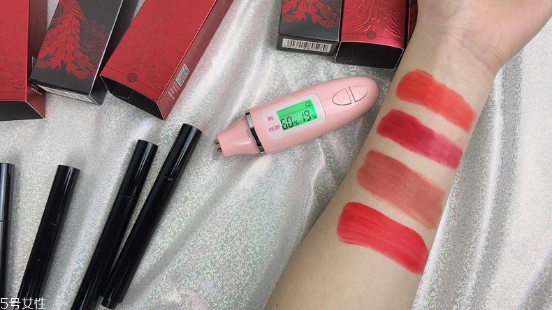 美康粉黛和稚優(yōu)泉唇釉哪個(gè)好 國(guó)產(chǎn)唇釉大pk