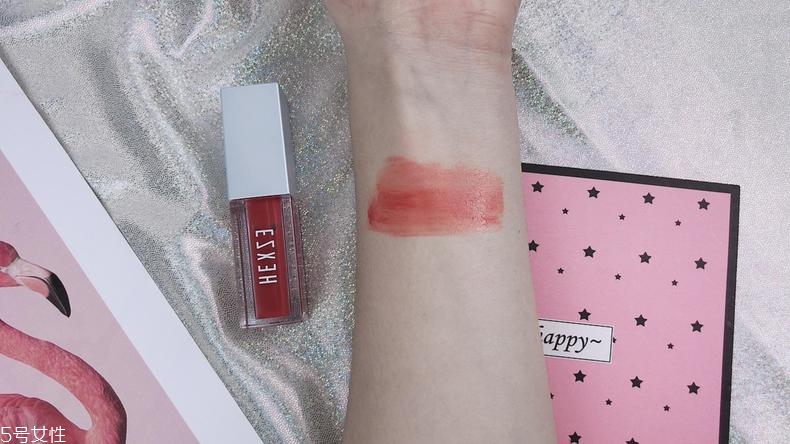 韓熙貞唇釉怎么樣 簡單打造光感玻璃唇 韓熙貞唇釉怎么樣 簡單打造光感玻璃唇