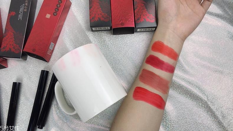 美康粉黛和稚優(yōu)泉唇釉哪個(gè)好 國(guó)產(chǎn)唇釉大pk