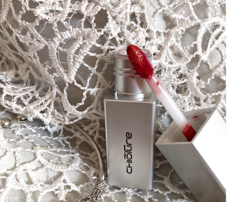 美康粉黛和稚優(yōu)泉唇釉哪個(gè)好 國(guó)產(chǎn)唇釉大pk