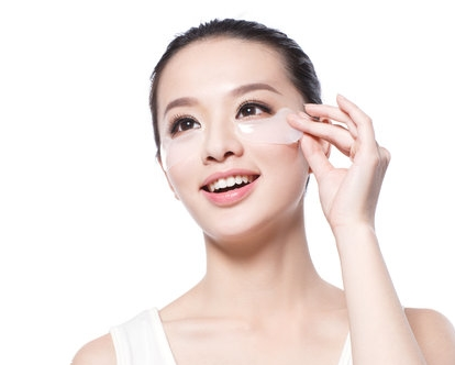 經(jīng)常熬夜用什么眼膜好 抓住時間保留青春 經(jīng)常熬夜用什么眼膜好 抓住時間保留青春