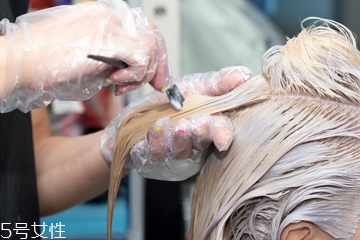 一年染幾次頭發(fā)合適 沒有標準答案