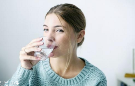 夏天怎么不被曬黑 堅持這4點就夠了 夏天怎么不被曬黑 堅持這4點就夠了