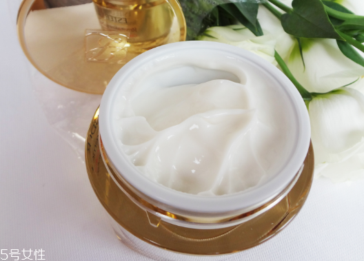 雅詩(shī)蘭黛萬能面霜適合年齡 雅詩(shī)蘭黛萬能面霜價(jià)格 雅詩(shī)蘭黛萬能面霜適合年齡 雅詩(shī)蘭黛萬能面霜價(jià)格