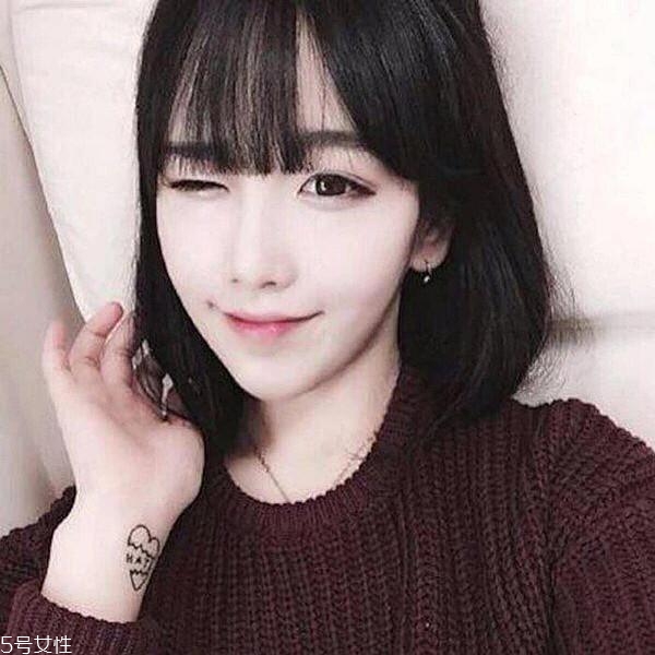 線條燙適合染什么發(fā)色 線條燙短發(fā)圖片大全 線條燙適合染什么發(fā)色 線條燙短發(fā)圖片大全