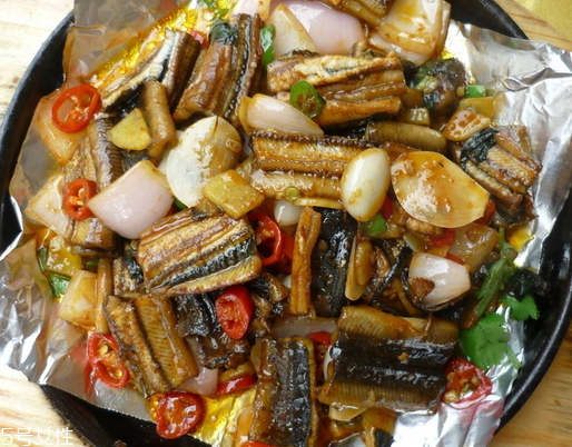 黃鱔能長(zhǎng)多大 四兩到半斤 黃鱔能長(zhǎng)多大 四兩到半斤