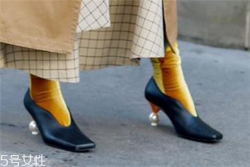 奶奶鞋怎么搭配 時(shí)尚博主都愛它 奶奶鞋怎么搭配 時(shí)尚博主都愛它