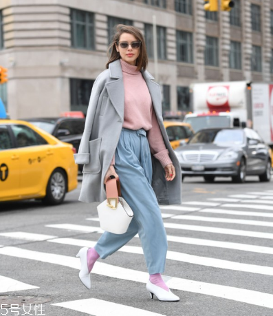 奶奶鞋怎么搭配 時(shí)尚博主都愛它 奶奶鞋怎么搭配 時(shí)尚博主都愛它