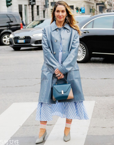 奶奶鞋怎么搭配 時(shí)尚博主都愛它 奶奶鞋怎么搭配 時(shí)尚博主都愛它