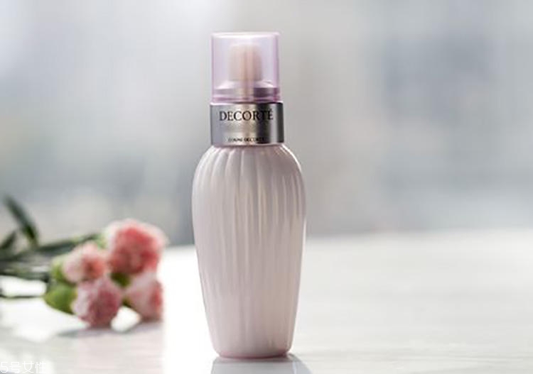 面霜為什么是乳白色 面霜的身世之謎 面霜為什么是乳白色 面霜的身世之謎