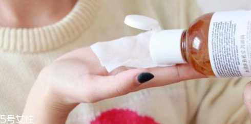 爽膚水怎么選擇 打開膜水通道實力護(hù)膚 爽膚水怎么選擇 打開膜水通道實力護(hù)膚