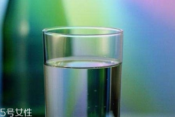 白酒是不是放的時(shí)間越長越好 要滿足一些條件 白酒是不是放的時(shí)間越長越好 要滿足一些條件