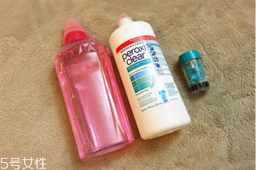 洗眼液可以當(dāng)眼藥水用嗎 洗眼液和眼藥水的區(qū)別 洗眼液可以當(dāng)眼藥水用嗎 洗眼液和眼藥水的區(qū)別