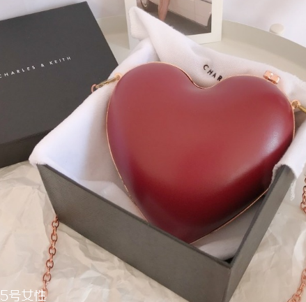 小ck愛心包尺寸 出乎意料的迷你款 小ck愛心包尺寸 出乎意料的迷你款