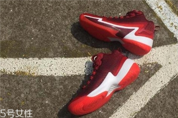 李寧空襲4測(cè)評(píng) 國(guó)產(chǎn)籃球鞋的經(jīng)典 李寧空襲4測(cè)評(píng) 國(guó)產(chǎn)籃球鞋的經(jīng)典
