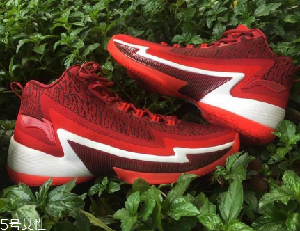 李寧空襲4測(cè)評(píng) 國(guó)產(chǎn)籃球鞋的經(jīng)典 李寧空襲4測(cè)評(píng) 國(guó)產(chǎn)籃球鞋的經(jīng)典