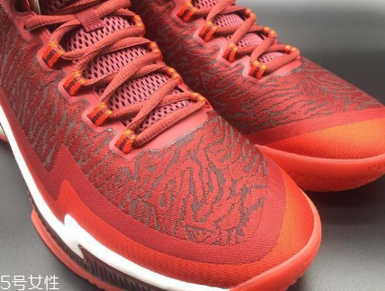 李寧空襲4測(cè)評(píng) 國(guó)產(chǎn)籃球鞋的經(jīng)典 李寧空襲4測(cè)評(píng) 國(guó)產(chǎn)籃球鞋的經(jīng)典