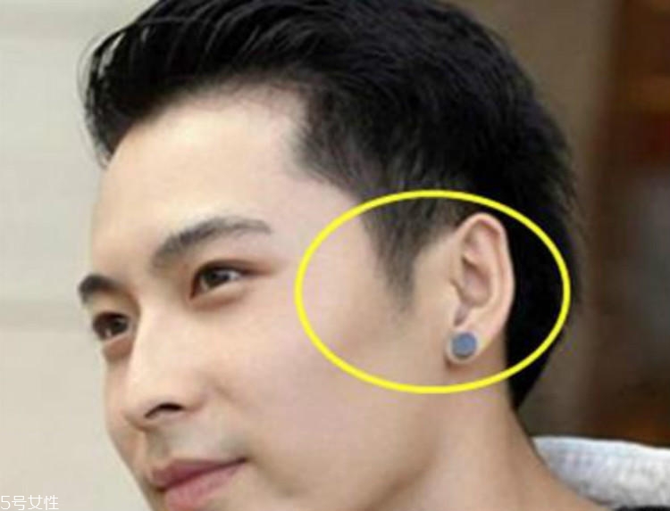 男生什么發(fā)型顯成熟 三面光清爽又帥氣 男生什么發(fā)型顯成熟 三面光清爽又帥氣