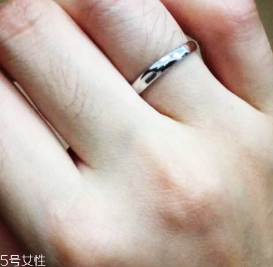 鉑金戒指可以回收嗎 回收價(jià)格不劃算 鉑金戒指可以回收嗎 回收價(jià)格不劃算