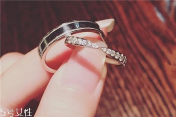 鉑金戒指可以回收嗎 回收價(jià)格不劃算 鉑金戒指可以回收嗎 回收價(jià)格不劃算