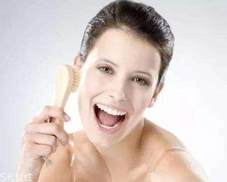 混合性皮膚用什么去角質(zhì)產(chǎn)品 t區(qū)和兩頰要分開 混合性皮膚用什么去角質(zhì)產(chǎn)品 t區(qū)和兩頰要分開