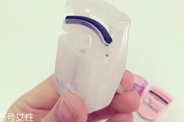 刷睫毛怎么避免蒼蠅腿 4個小妙招遠離尷尬