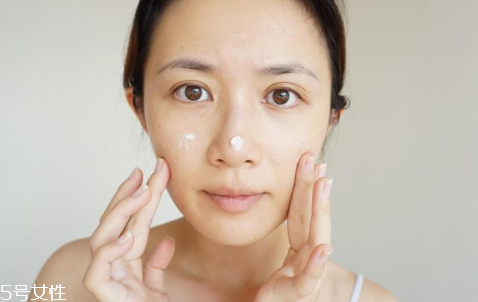 對抗初老用什么護(hù)膚品 抗初老最全攻略在這里 對抗初老用什么護(hù)膚品 抗初老最全攻略在這里