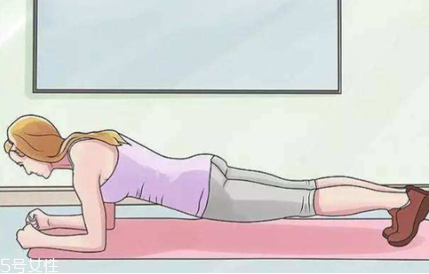 平板支撐為什么腰疼 做平板支撐腰疼原因 平板支撐為什么腰疼 做平板支撐腰疼原因