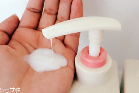 阿道夫洗發(fā)水是什么香味 阿道夫洗發(fā)水的功能和香味 阿道夫洗發(fā)水是什么香味 阿道夫洗發(fā)水的功能和香味