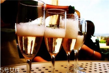 起泡酒是什么 起泡酒怎么喝 起泡酒是什么 起泡酒怎么喝