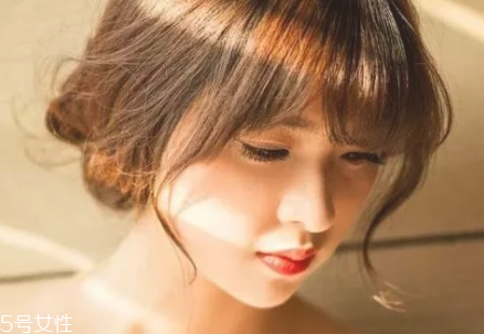 熬夜長(zhǎng)痘痘怎么辦？去除痘痘小竅門(mén)