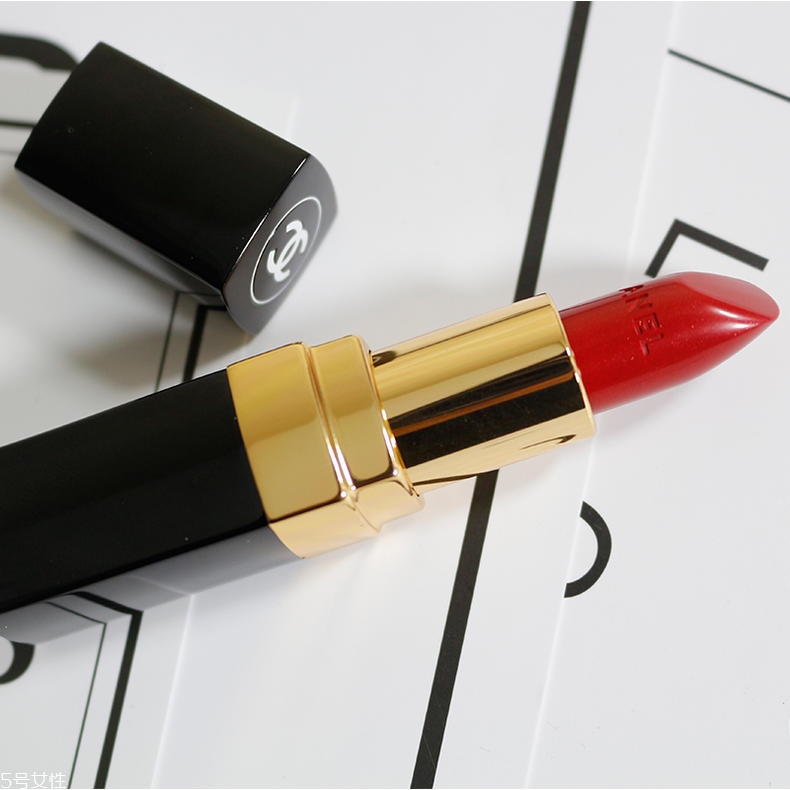 素顏涂口紅會不會怪？2022素顏最適合的口紅