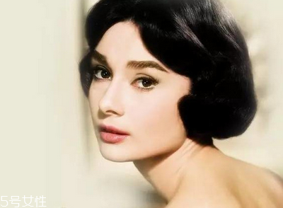 眼膜貼完后要清水洗嗎 看什么眼膜 眼膜貼完后要清水洗嗎 看什么眼膜