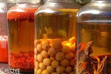 藥酒是不是泡越久越好 這個(gè)觀點(diǎn)不正確 藥酒是不是泡越久越好 這個(gè)觀點(diǎn)不正確