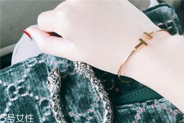 tiffany蒂芙尼手鐲尺寸 尺寸合適才好看 tiffany蒂芙尼手鐲尺寸 尺寸合適才好看