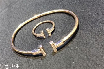 tiffany蒂芙尼手鐲專柜價(jià)格 大多在上萬(wàn)元 tiffany蒂芙尼手鐲專柜價(jià)格 大多在上萬(wàn)元