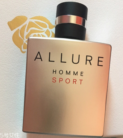 男士香水哪個(gè)好聞 讓你的鼻子瞬間高潮 男士香水哪個(gè)好聞 讓你的鼻子瞬間高潮