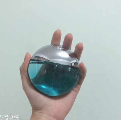 男士香水哪個(gè)好聞 讓你的鼻子瞬間高潮 男士香水哪個(gè)好聞 讓你的鼻子瞬間高潮