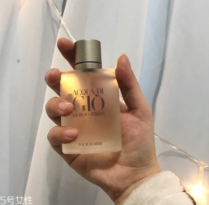 男士香水哪個(gè)好聞 讓你的鼻子瞬間高潮 男士香水哪個(gè)好聞 讓你的鼻子瞬間高潮