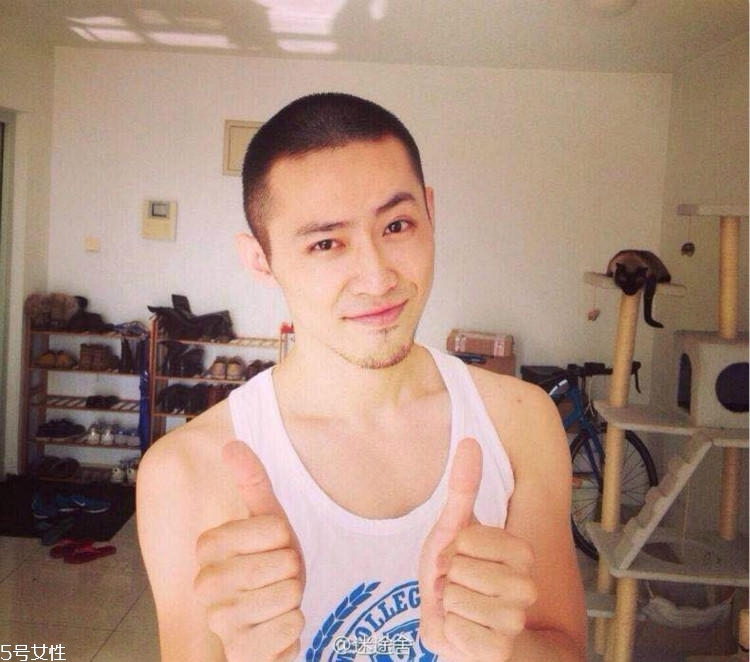 男生染發(fā)什么顏色好看又低調(diào) 直男發(fā)色推薦 男生染發(fā)什么顏色好看又低調(diào) 直男發(fā)色推薦